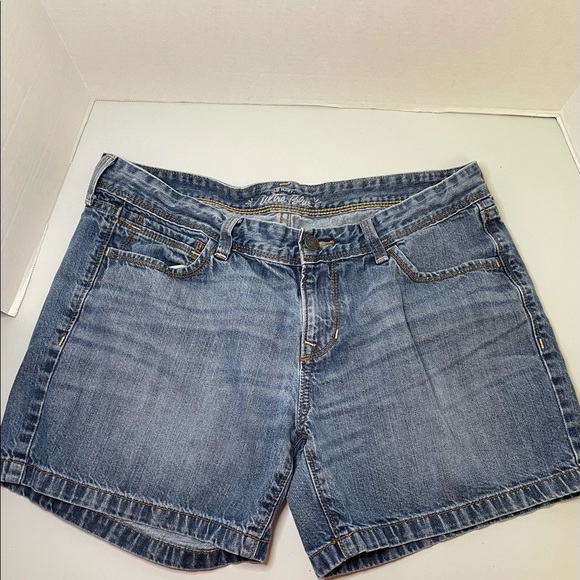 Old Navy Denim Jeans Shorts Size 12 - Picture 1 of 11